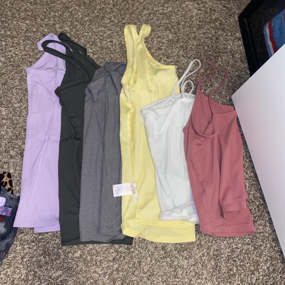 Women’s tank top bundle - L-XL